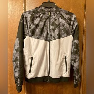 Russell Boy’s Polyester Jacket, size XXL (18)